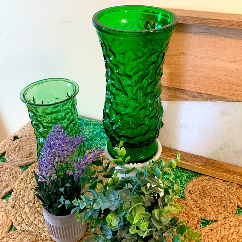 Vintage Hoosier textured deep emerald green glass Vase, EUC